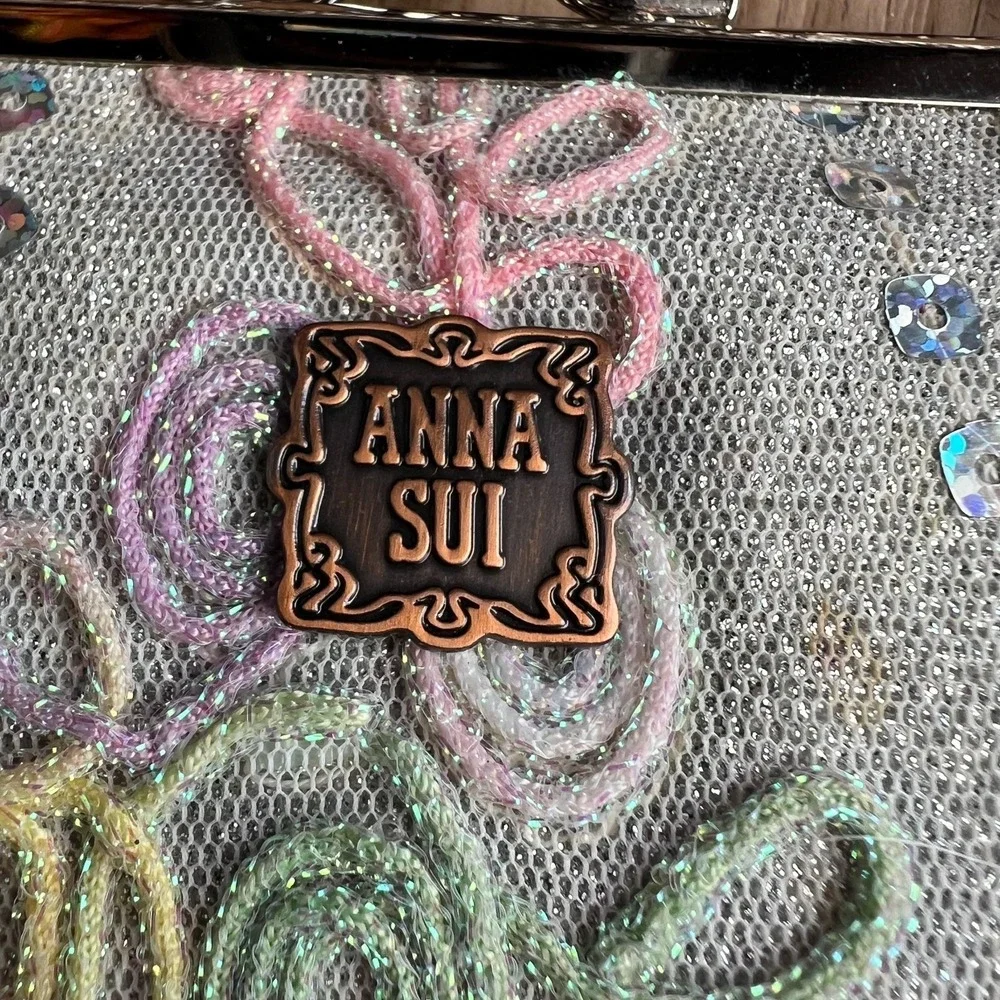 Vintage Anna Sui Y2K Pastel Embroidered Sequin Kiss-Lock Chain Clutch Purse Flor